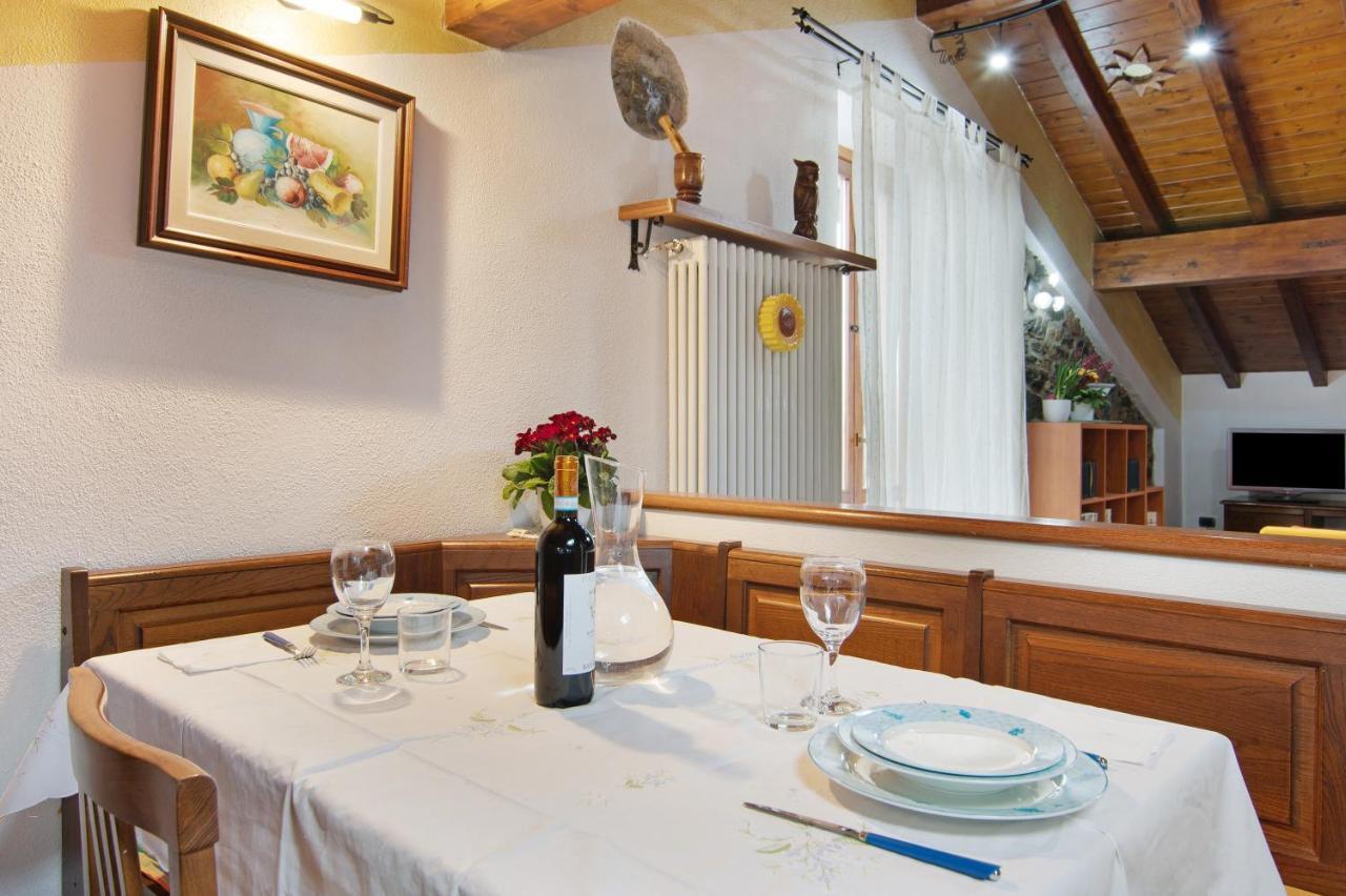 La Mansarda Di Eros E Tiziana Apartment Lanzo D'intelvi Ngoại thất bức ảnh