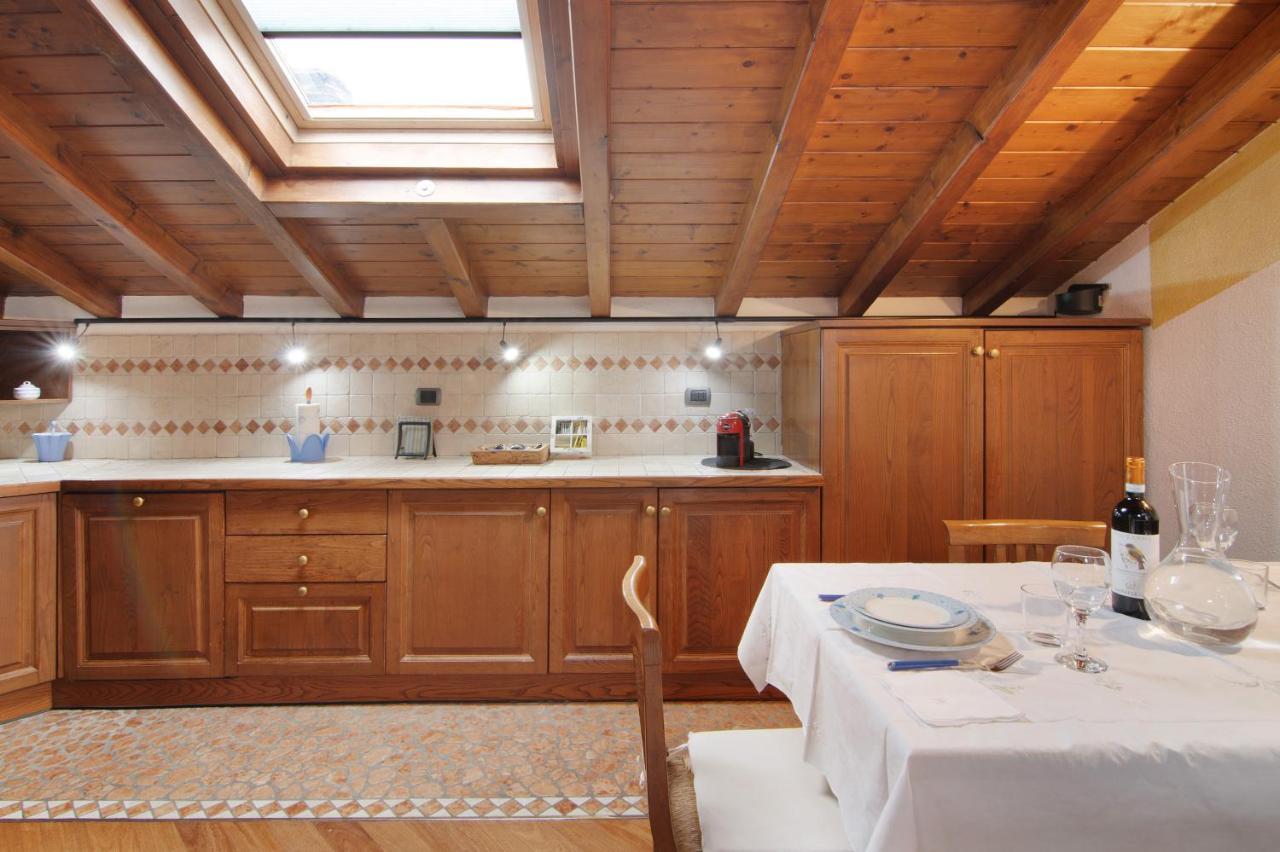 La Mansarda Di Eros E Tiziana Apartment Lanzo D'intelvi Ngoại thất bức ảnh