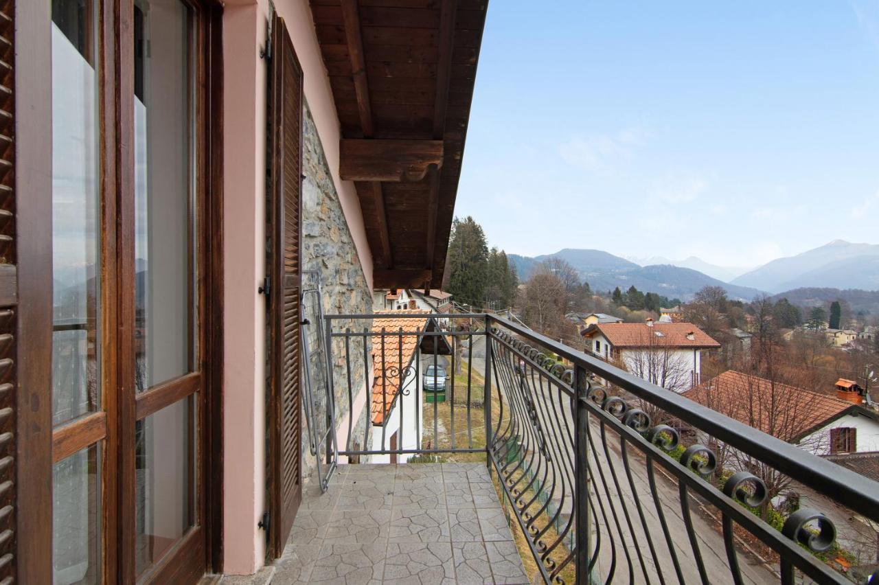 La Mansarda Di Eros E Tiziana Apartment Lanzo D'intelvi Ngoại thất bức ảnh